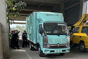 让出行更安全，奥铃M卡成为海口“亮尾行动”教案车