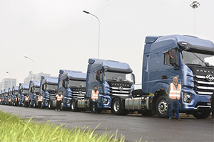 建设“一带一路” 上汽红岩首批100台智能重卡启程奔赴中亚