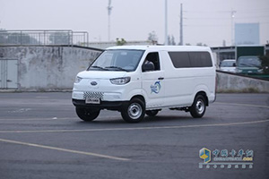 奇瑞开瑞江豚E5/E7客运版：新能源商用车市场的新势力，经济实惠的多功能电动轻客