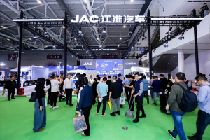 闪耀2025深圳国际商用车生态博览会 江淮1卡智领绿色物流未来