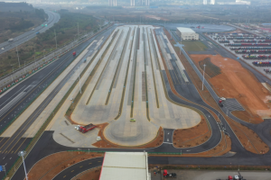 硬核实力，可靠品质—乘龙车型B10寿命性能可靠为安全运输保驾护航