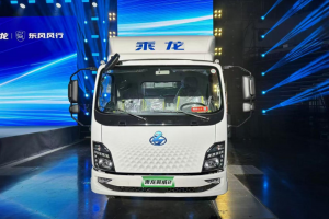 充电快、续航狠，乘龙翼威2让货运路更顺！