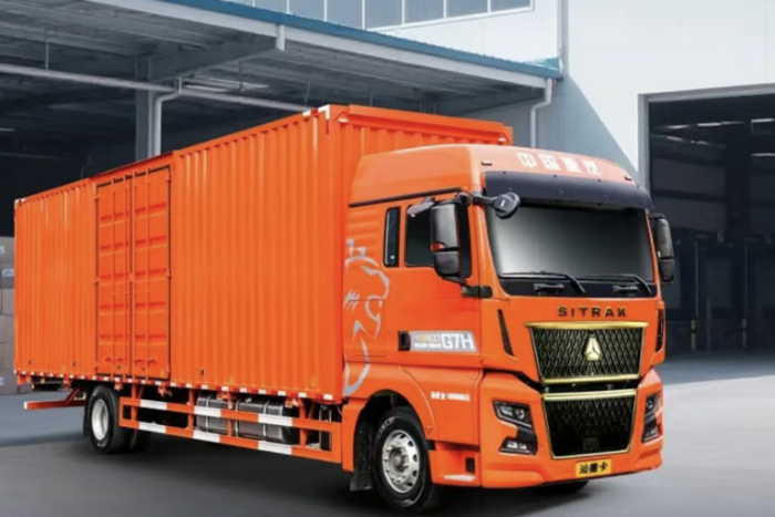 中国重汽汕德卡G7H载货车：硬核品质加持，轻松迎战618货运高峰
