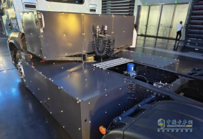 最大输出可达938马力！乘龙翼威5新能源重卡引领高效创富