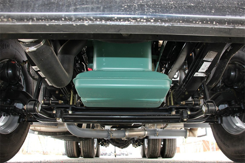 一汽解放 J6P重卡 标载型 350马力 6X4 国五LNG万博体育app下载入口(CA4250P66T1A3E24M5)