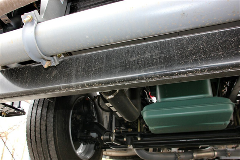 一汽解放 J6P重卡 标载型 350马力 6X4 国五LNG万博体育app下载入口(CA4250P66T1A3E24M5)