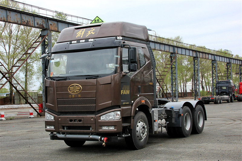 一汽解放 J6P重卡 标载型 390马力 6X4 国五LNG万博体育app下载入口(CA4250P66T1A3E22M5)