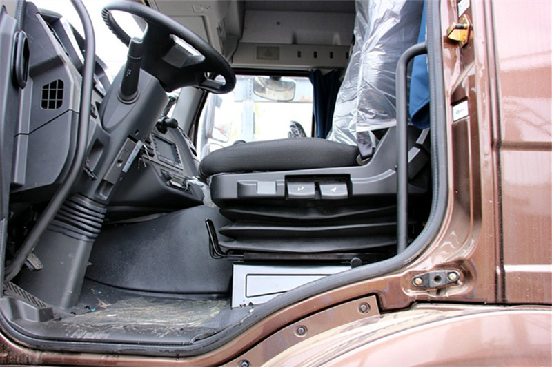 一汽解放 J6P重卡 标载型 390马力 6X4 国五LNG万博体育app下载入口(CA4250P66T1A3E22M5)