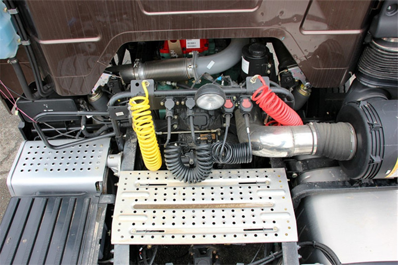 一汽解放 J6P重卡 标载型 390马力 6X4 国五LNG万博体育app下载入口(CA4250P66T1A3E22M5)