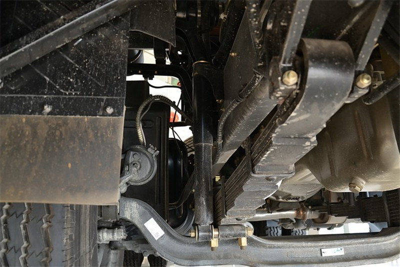 东风商用车 天龙重卡 340马力 4X2 国四万博体育app下载入口
(13T后桥)(DFL4181A6)