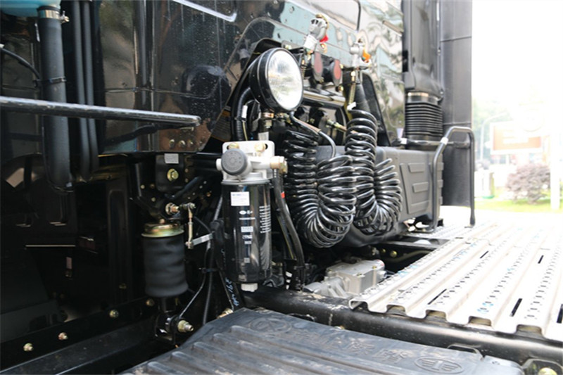 一汽解放 J6P重卡 领航版 460马力 4X2 国五万博体育app下载入口(CA4180P66K24E5)