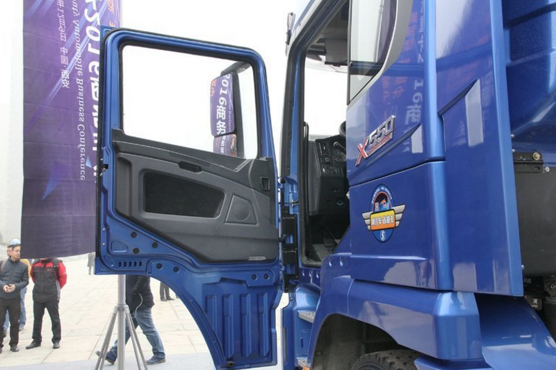 陕汽重卡 德龙X3000 超强版 550马力 6X4 国五万博体育app下载入口(SX42584Y324)