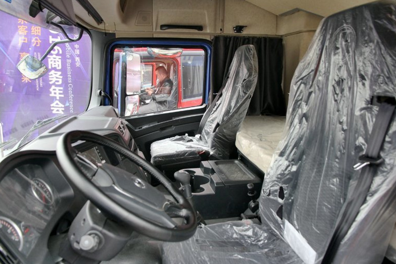 陕汽重卡 德龙X3000 超强版 550马力 6X4 国五万博体育app下载入口(SX42584Y324)