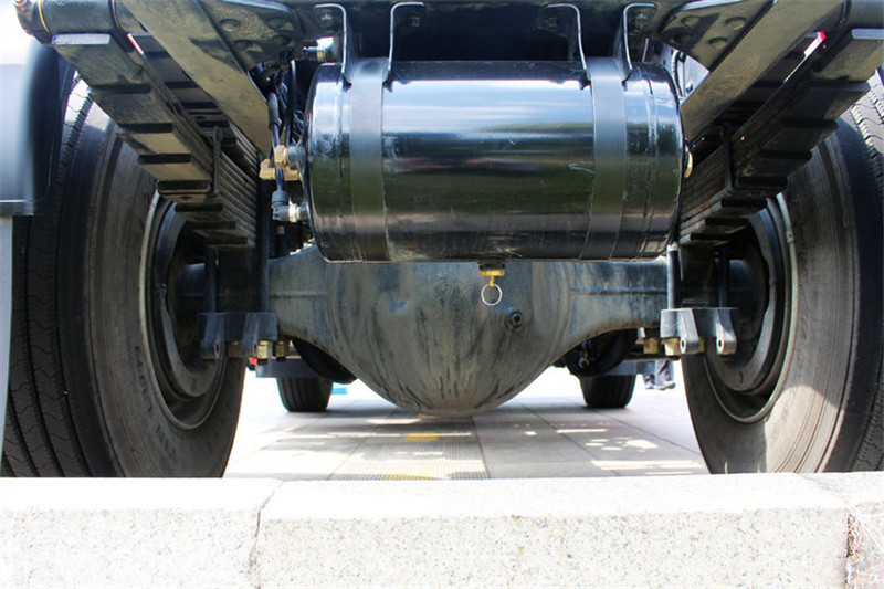 四川现代 致道800W重卡 310马力 4X2 国五万博体育app下载入口(CNJ4180KPG36V)