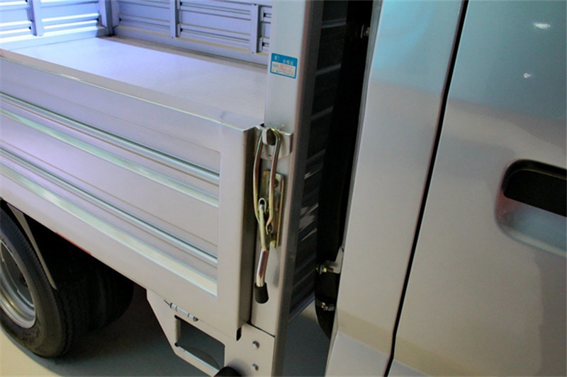 重汽王牌 W1系 1.8L 61马力 柴油 2.5米 国四双排栏板微卡(CDW5030CCYS3M4)