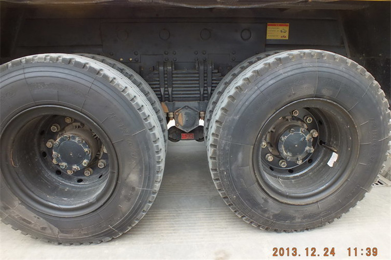 重汽王牌 W5G重卡 340马力 8X4 8.6米 国四自卸车(CDW3317A1S4