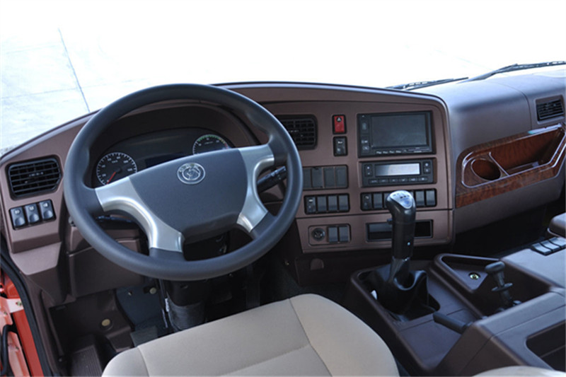 重汽王牌 W5B-M重卡 340马力 8X4 9.6米 国四仓栅式载货车(10档)(CDW5310CCYA3T4)