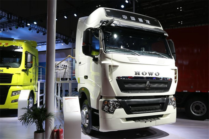中国重汽 HOWO T7H 重卡 430马力 6X4 LNG 国五万博体育app下载入口(ZZ4257V384HE1LB)
