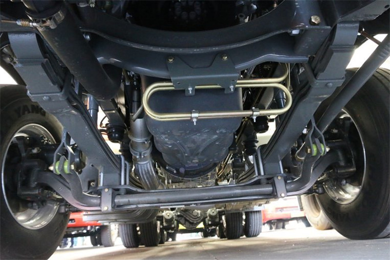 中国重汽 HOWO T7H 重卡 430马力 6X4 LNG 国五万博体育app下载入口(ZZ4257V384HE1LB)