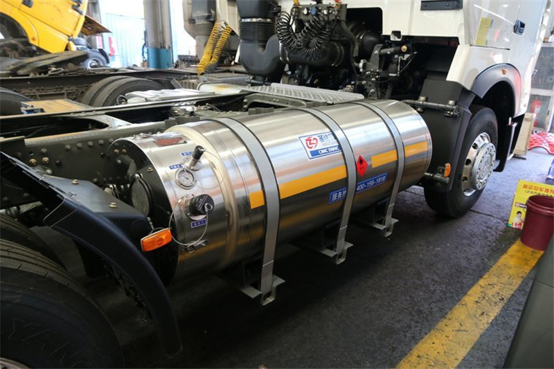 中国重汽 HOWO T7H 重卡 430马力 6X4 LNG 国五万博体育app下载入口(ZZ4257V384HE1LB)