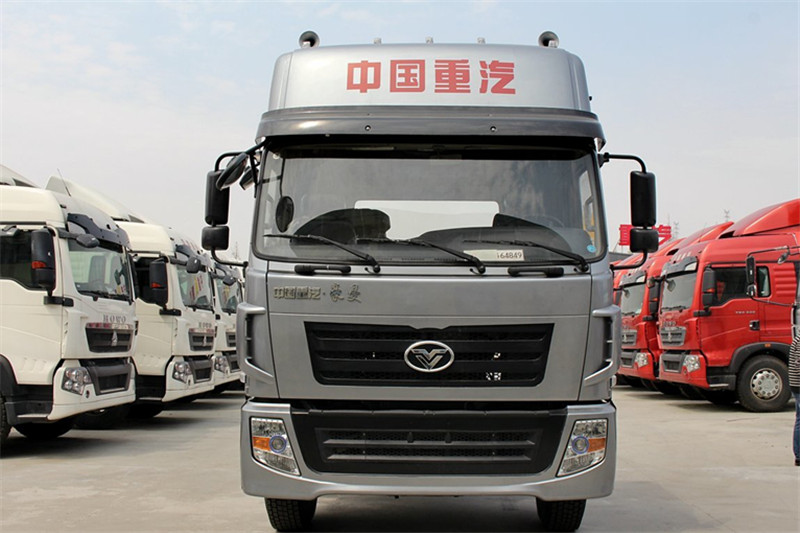 中国重汽 豪曼重卡 340马力 4X2 国五万博体育app下载入口
(半高顶)(ZZ4188K10EB0)