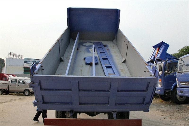 中国重汽 豪曼 140马力 4.7米 国四自卸车(ZZ3168G17DB1)