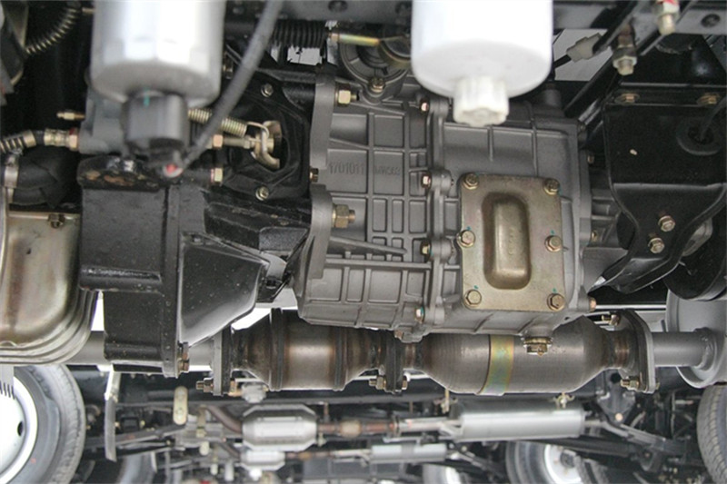 唐骏欧铃 赛菱A6 1.24L 88马力 汽油/CNG 3.1米 国四单排栏板微卡(ZB1034ADC3F)