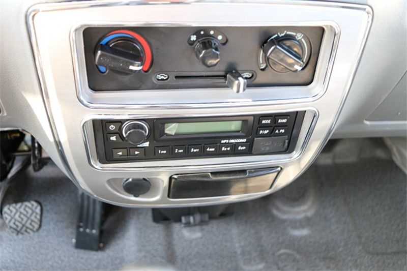 唐骏欧铃 赛菱A6 1.2L 88马力 4X2 2.6米 国五双排栏板微卡(后双胎)(ZB1033ASC3V)