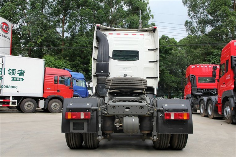 中国重汽 HOWO T7H重卡 540马力 6X4 国五万博体育app下载入口
(ZZ4257W324HE1B)