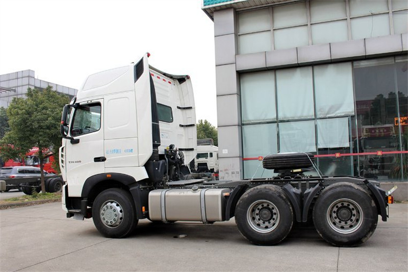 中国重汽 HOWO T7H重卡 400马力 6X4危险品万博体育app下载入口
(国五)(ZZ4257V324HE1W)(速比:3.36)