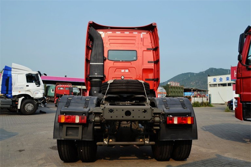 中国重汽 HOWO T7H重卡 400马力 4X2 国四万博体育app下载入口
(高顶)(ZZ4187V361HD1B)