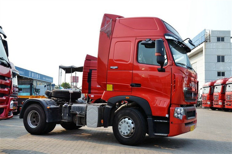 中国重汽 HOWO T7H重卡 440马力 4X2 国四危险品万博体育app下载入口
(ZZ4187V361HD1W)(高顶)