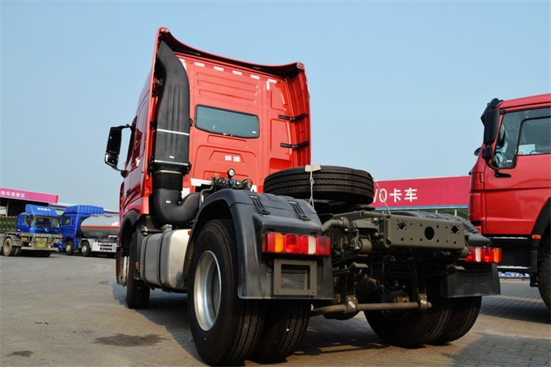 中国重汽 HOWO T7H重卡 440马力 4X2 国四危险品万博体育app下载入口
(ZZ4187V361HD1W)(高顶)