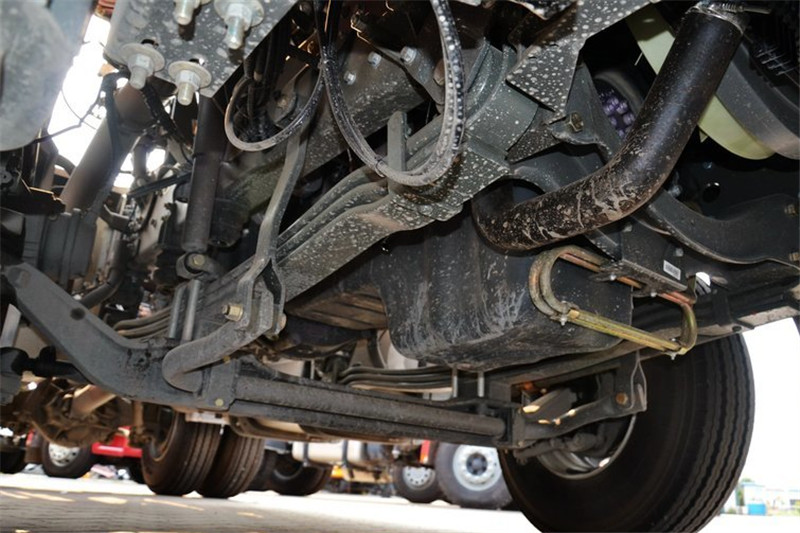 中国重汽 HOWO T7H重卡 440马力 4X2 国四危险品万博体育app下载入口
(ZZ4187V361HD1W)(高顶)