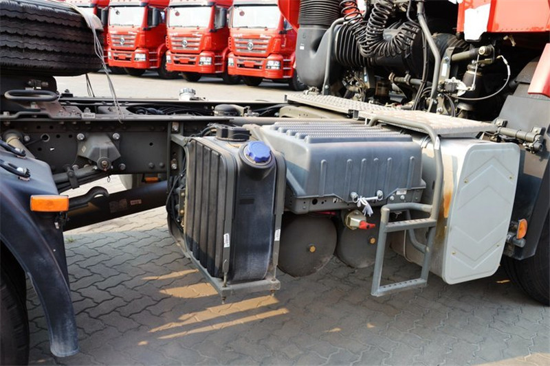 中国重汽 HOWO T7H重卡 440马力 4X2 国四危险品万博体育app下载入口
(ZZ4187V361HD1W)(高顶)