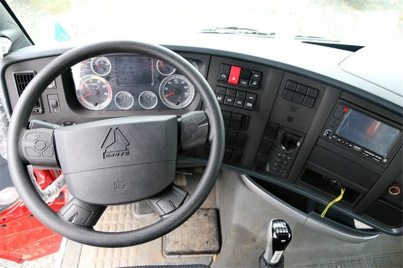 中国重汽 HOWO T7H重卡 360马力 4X2 国四危险品万博体育app下载入口(ZZ4187V361HD1W)