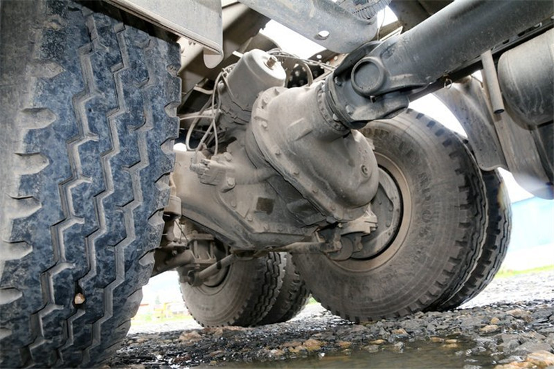 中国重汽 HOWO T7H重卡 400马力 4X2 国四危险品万博体育app下载入口(ZZ4187V361HD1W)(高顶)