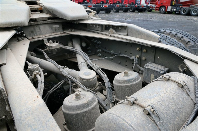 中国重汽 HOWO T7H重卡 400马力 4X2 国四危险品万博体育app下载入口(ZZ4187V361HD1W)