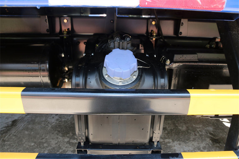 东风 凯普特K6 115马力 4.2米 国五单排厢式轻卡(EQ5041XXY8BDBAC)