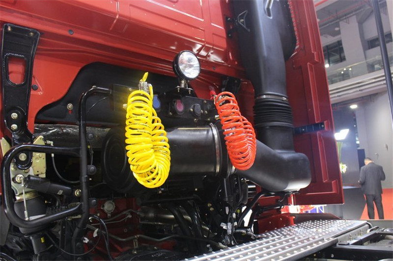 福田 欧曼EST-A 6系重卡 460马力  国五6X4危险品万博体育app下载入口
(BJ4269SNFKB-AD)