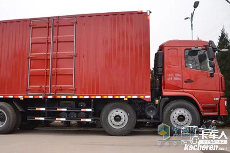 陕汽商用车 轩德X6中卡 220马力 6X2 9.6米 国五 厢式载货车(SX5254XXYGP5)
