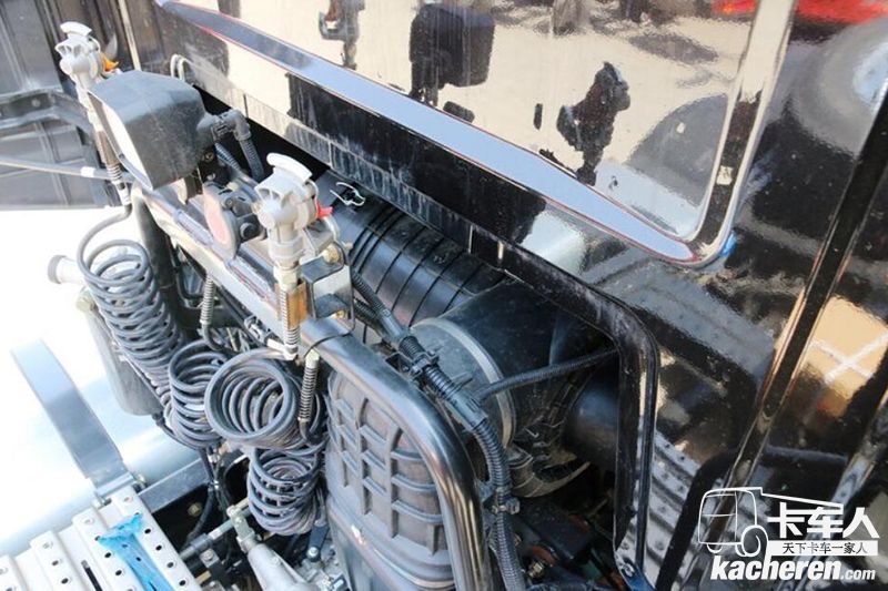 一汽解放 J7重卡 500马力 6X4 国五万博体育app下载入口
(CA4250P77K25T1E5)