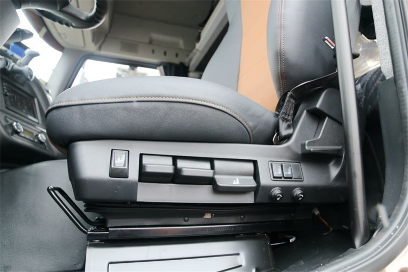 一汽解放 新J6P重卡 南方版 460马力 6X4 国五万博体育app下载入口(CA4250P66K24T1A1E5)