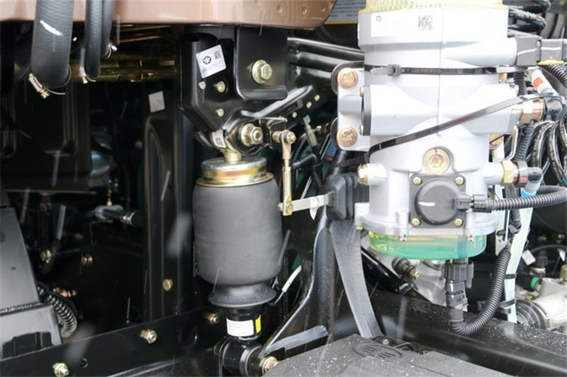 一汽解放 新J6P重卡 南方版 460马力 6X4 国五万博体育app下载入口(CA4250P66K24T1A1E5)