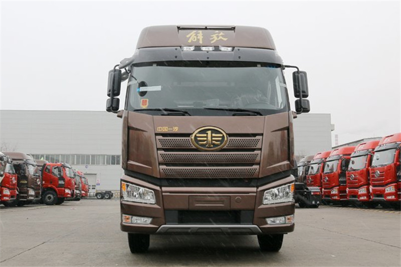 一汽解放 新J6P重卡 领航版四季款 550马力 6X4 国五万博体育app下载入口(CA4250P66K25T1A2E5)