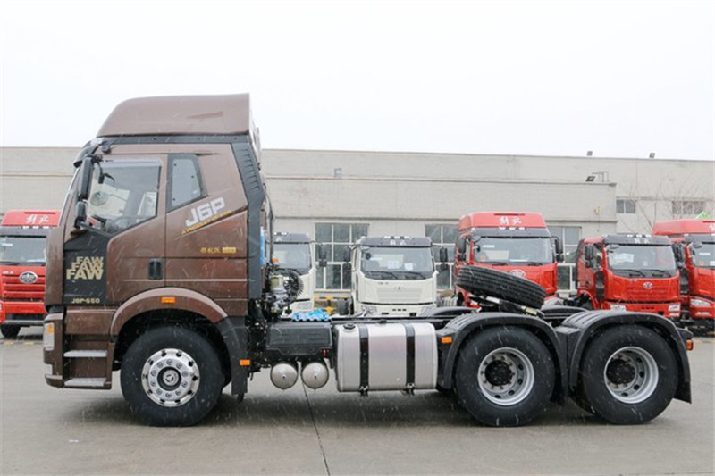 一汽解放 新J6P重卡 领航版四季款 550马力 6X4 国五万博体育app下载入口(CA4250P66K25T1A2E5)