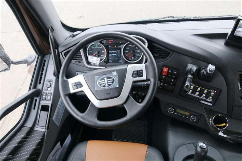 一汽解放 新J6P重卡 领航版四季款 550马力 6X4 国五万博体育app下载入口(CA4250P66K25T1A2E5)