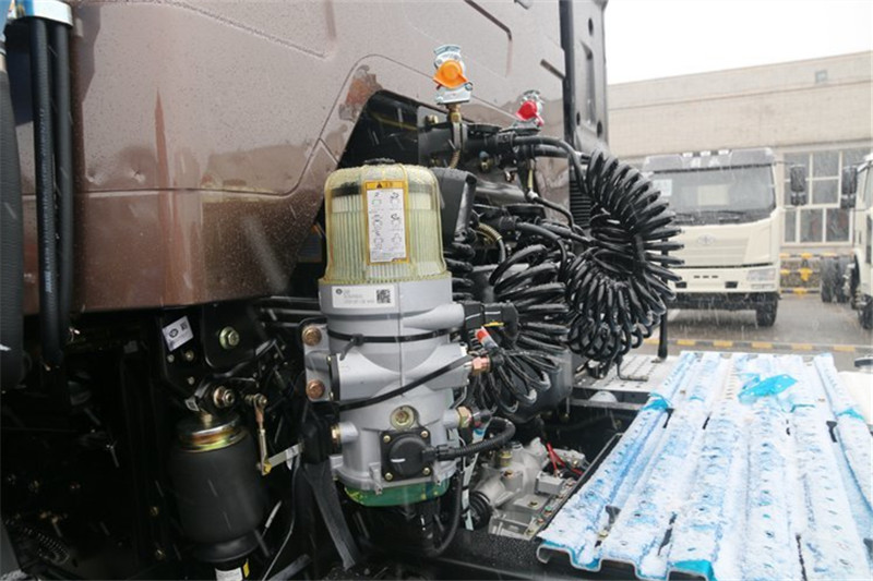 一汽解放 新J6P重卡 领航版四季款 550马力 6X4 国五万博体育app下载入口(CA4250P66K25T1A2E5)