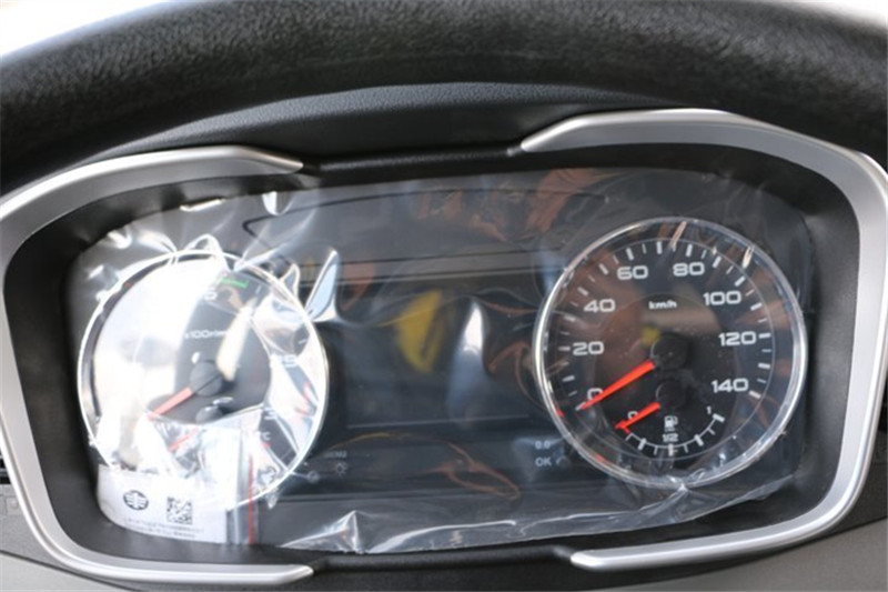 一汽解放 新J6P重卡 375马力 6X4 国五LNG万博体育app下载入口(CA4250P66T1A1E24M5)