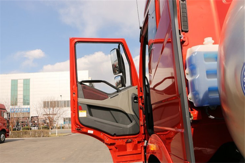 一汽解放 新J6P重卡 375马力 6X4 国五LNG万博体育app下载入口(CA4250P66T1A1E24M5)